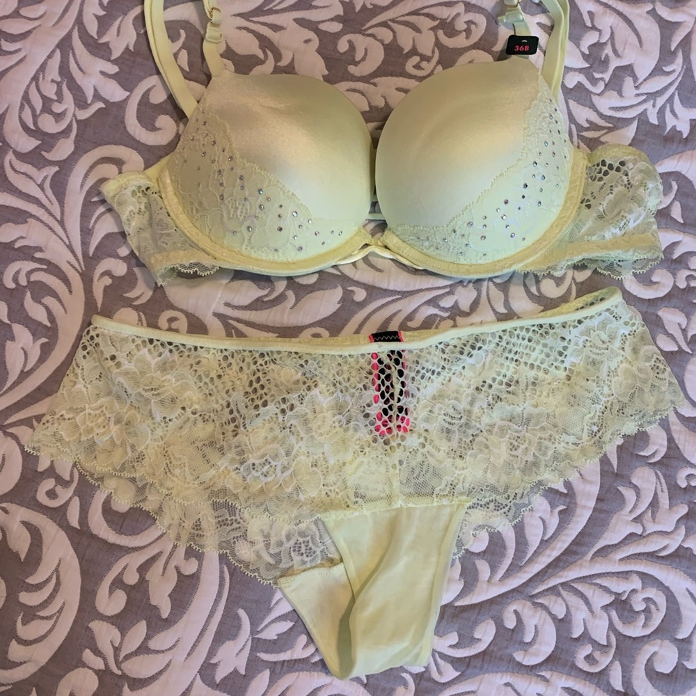 Lace Trim Intimates Set in Light Yellow